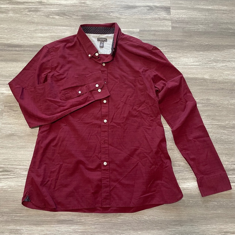 Van Heusen Maroon Button Down Never Tuck Mens XL 17-17.5 Subtle Texture Lines